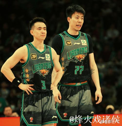 得分首次突破两位数,清华退学后扛起辽篮内线,杨鸣激情呐喊 得分首次突破两位数,清华退学后扛起辽篮内线,杨鸣激情呐喊