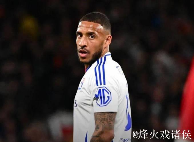 曼联有意签下里昂中场托利索，遭遇马竞竞争